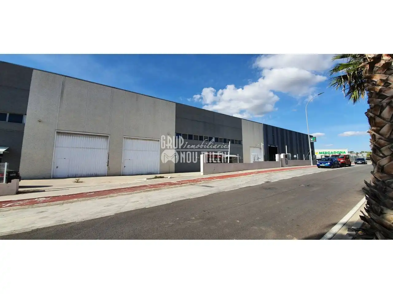 Nau industrial en venda a Montserrat