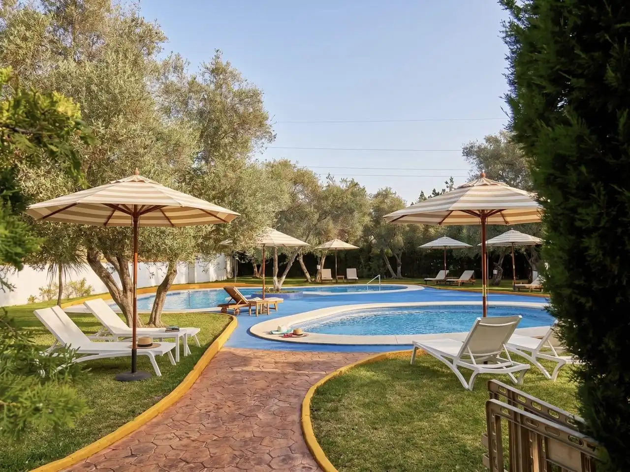Piscina de Apartament en venda en Valencina de la Concepción amb Aire condicionat, Piscina i Moblat