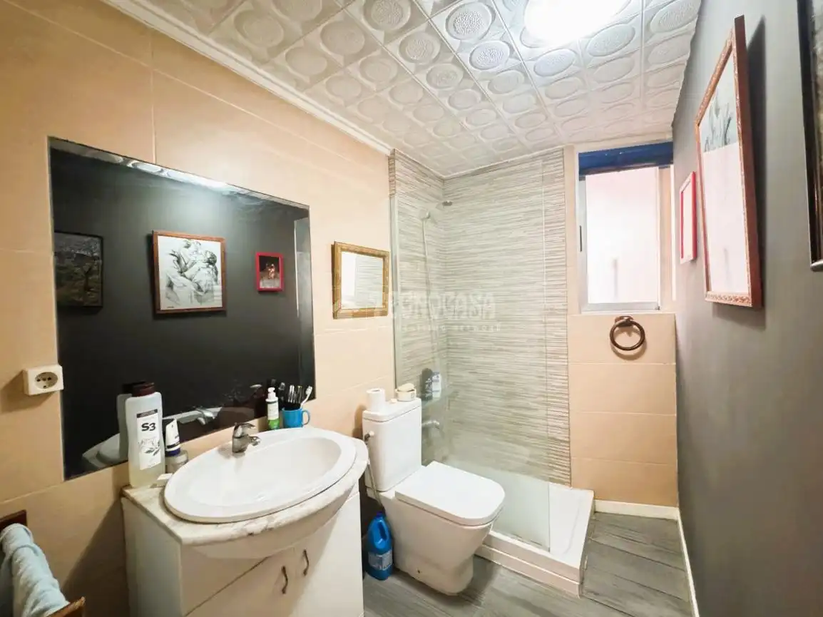Bathroom of Flat for sale in Zaragoza