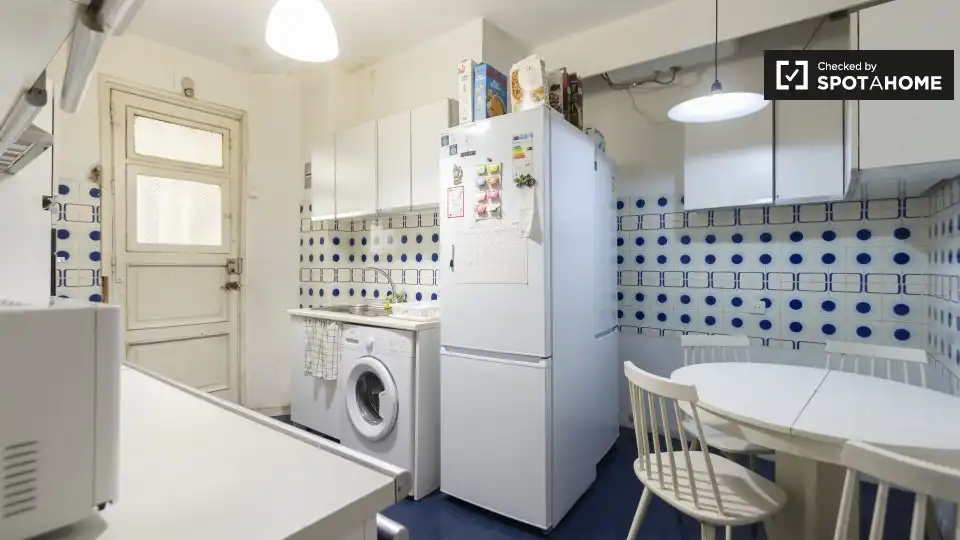 Kitchen of Flat for rent in Madrid  with Air Conditioner, Heating and Furnished
