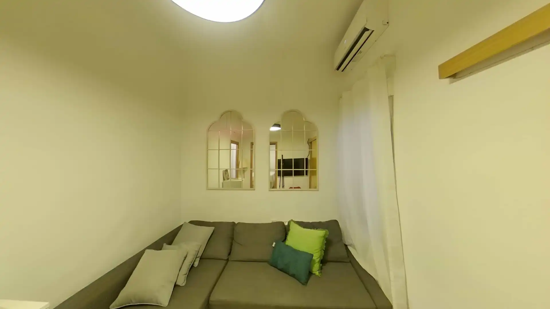 Flat with lift to rent in Calle del Conde Duque, imagen 2