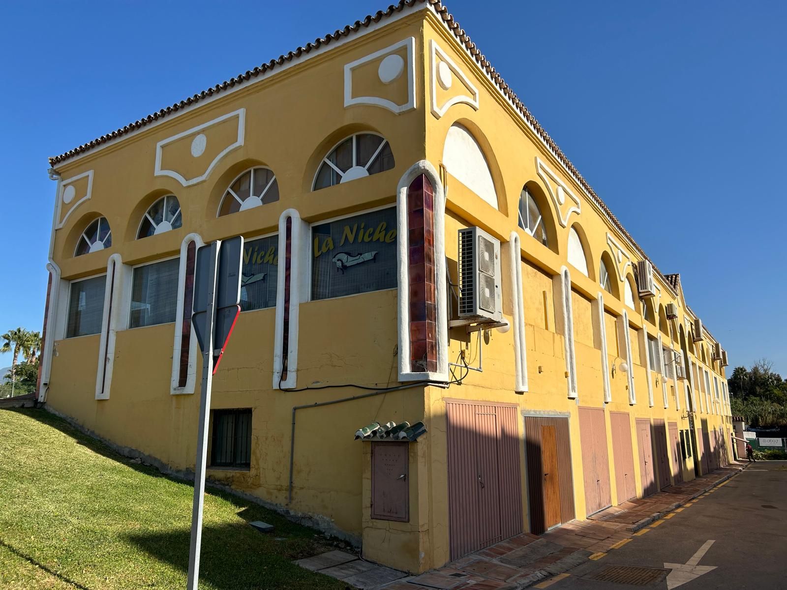 Vista exterior de Garatge en venda en Estepona