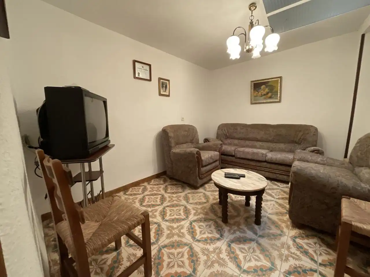 Sala de estar de Casa adosada en venta en Grañón con Jardín privado, Trastero y Amueblado