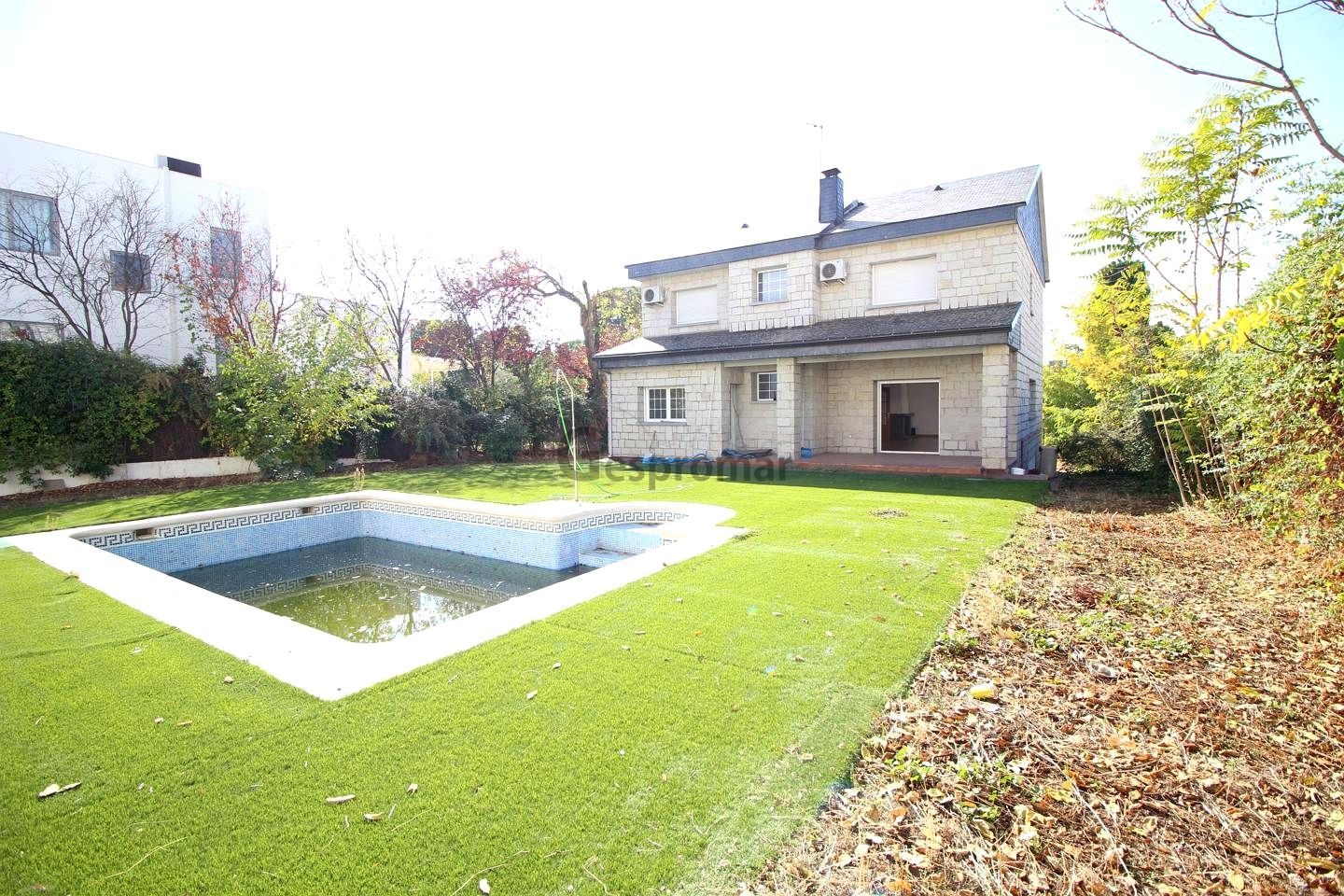 Jardí de Casa o xalet en venda en Pozuelo de Alarcón amb Aire condicionat, Calefacció i Jardí privat