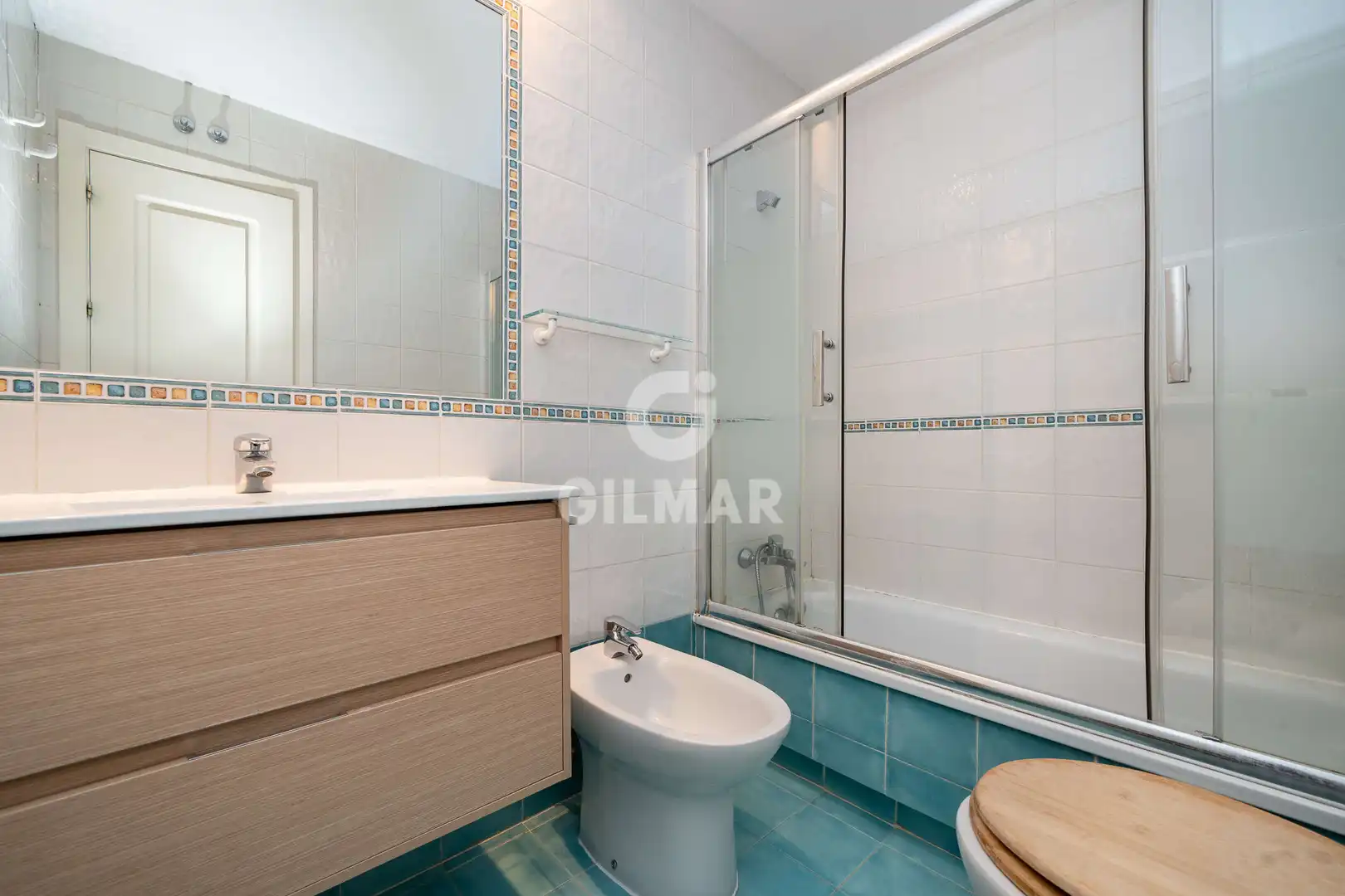 Bathroom of Flat for sale in Madrid  with Heating, Private garden and Storage room