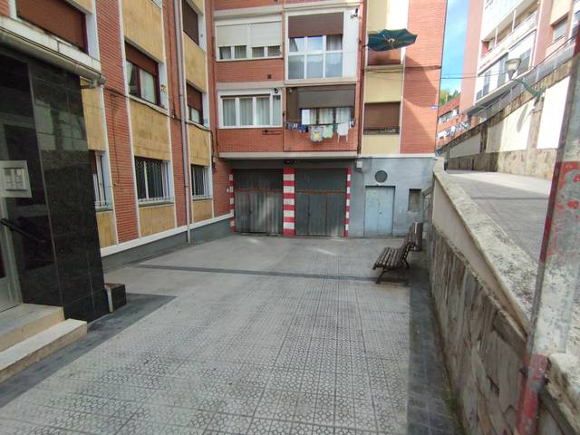 Garaje en Venta en Zurbaranbarri Auzoa en Zurbaran