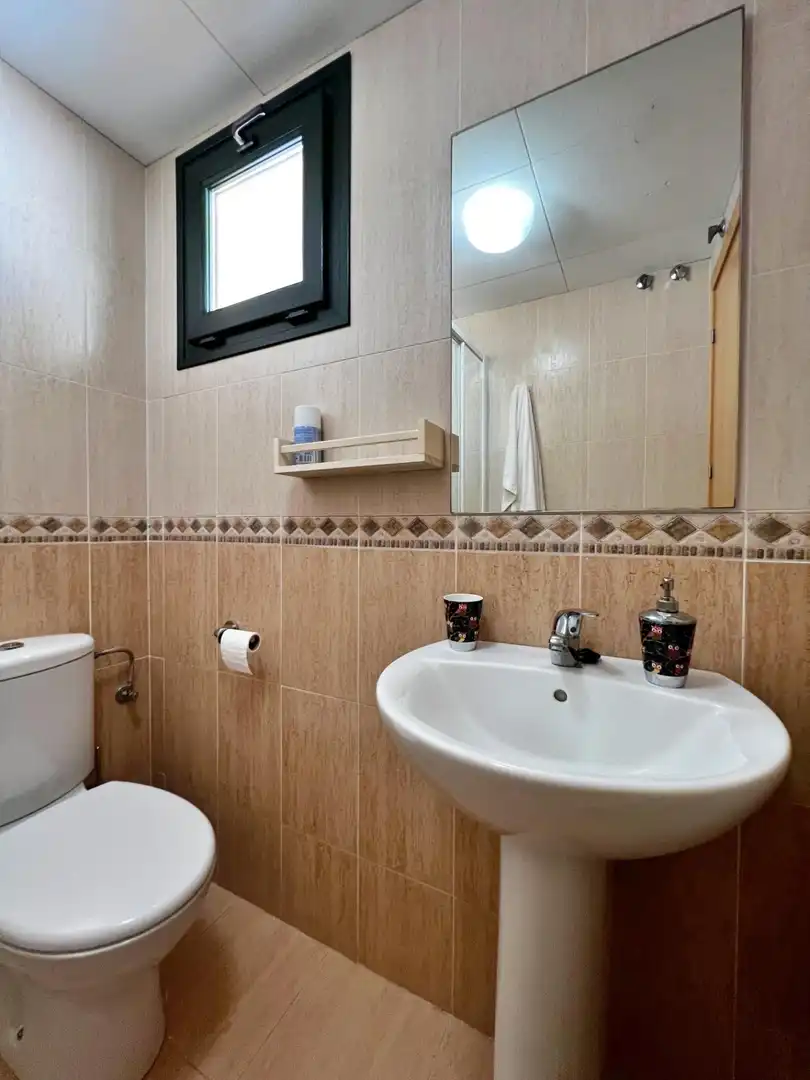 Baño de Casa adosada en venta en Ayamonte con Aire acondicionado, Calefacción y Terraza