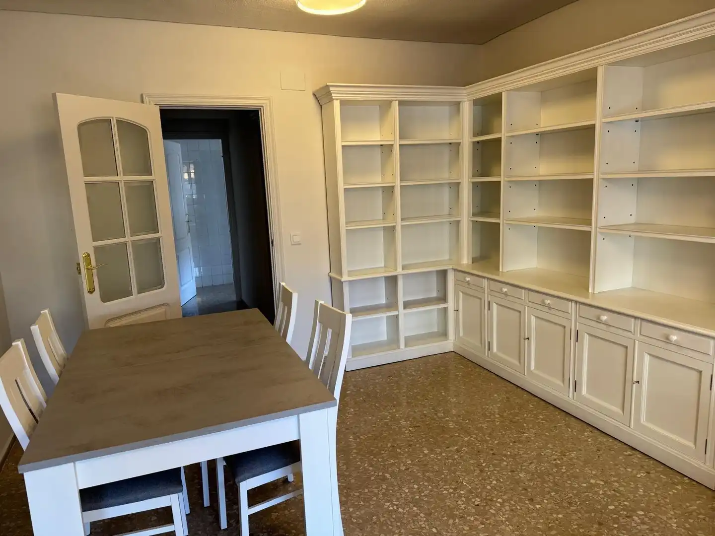 Comedor de Piso de alquiler en Córdoba con Aire acondicionado, Jardín privado y Amueblado