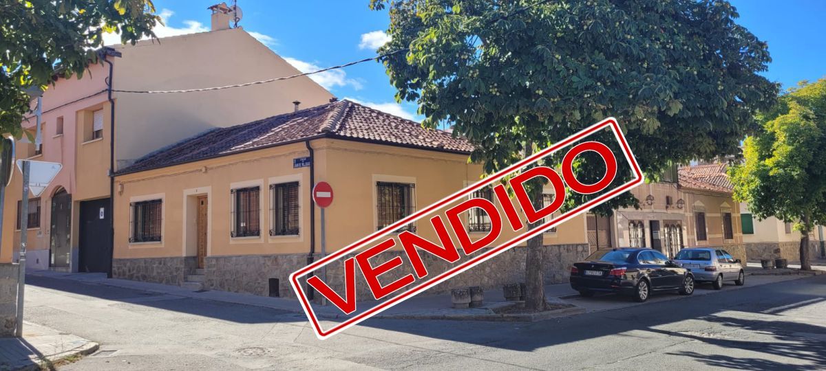 Vista exterior de Casa o xalet en venda en Segovia Capital amb Calefacció, Terrassa i Moblat
