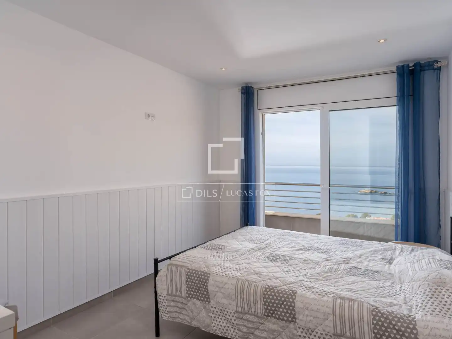 Bedroom of Houses for sale in Roses  with Air Conditioner, Heating and Terrace