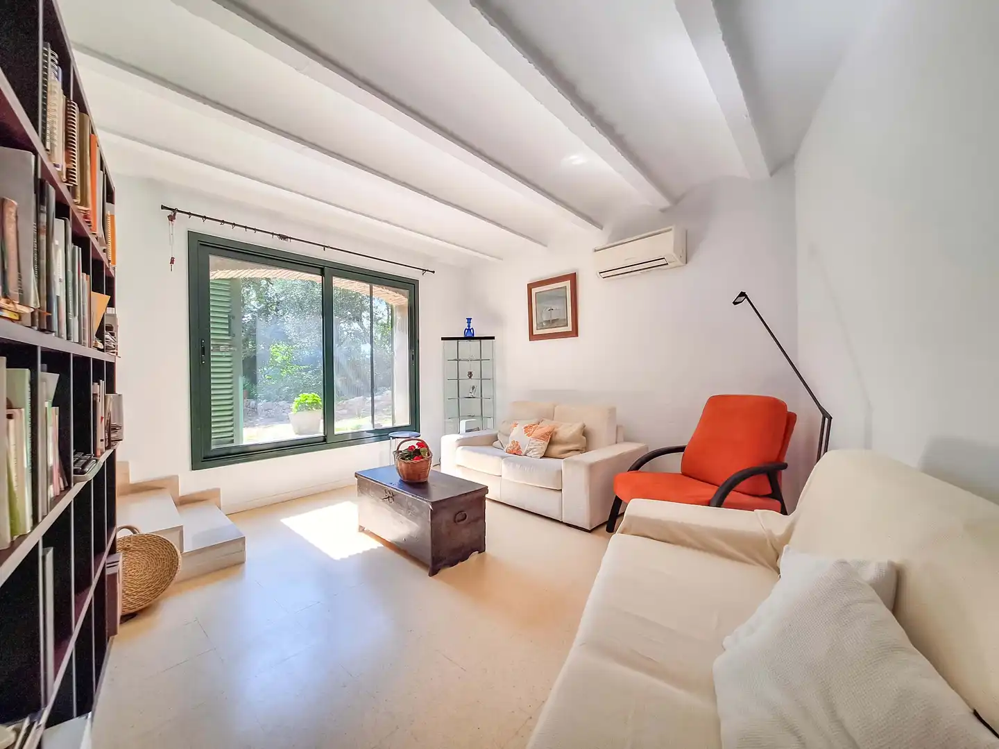 Living room of Houses for sale in Navata  with Air Conditioner, Heating and Terrace