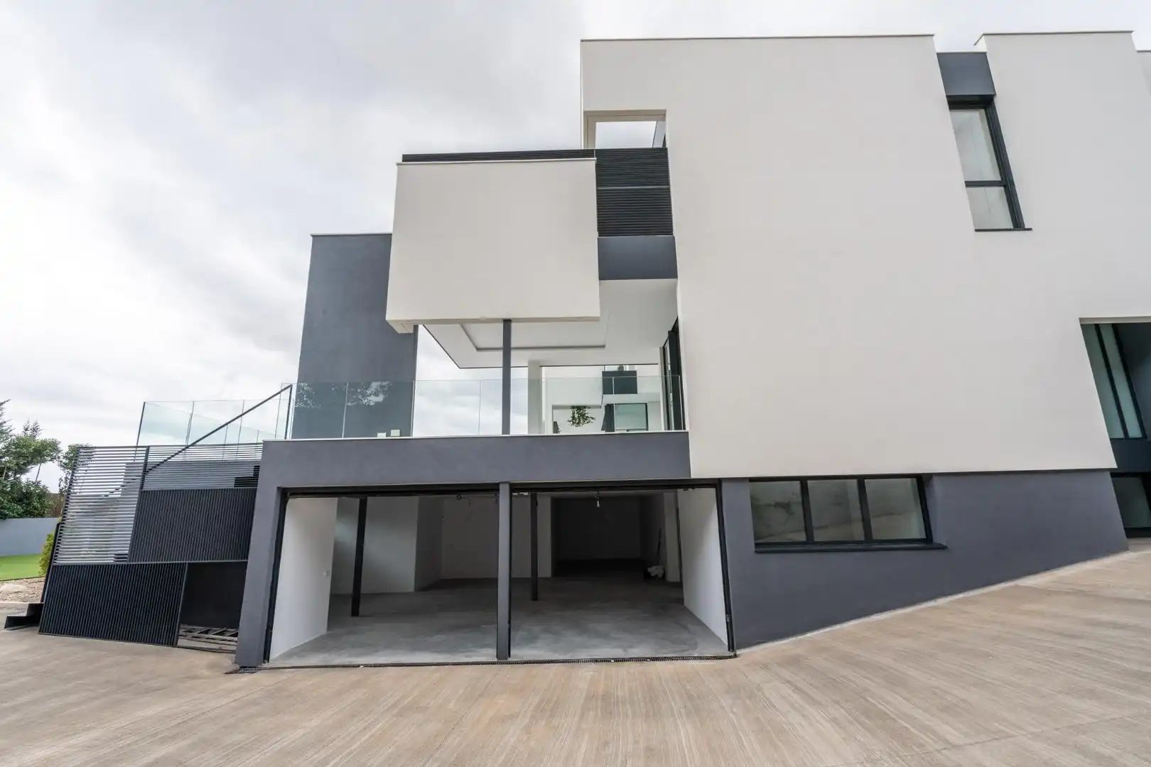 Vista exterior de Casa o xalet en venda en Las Rozas de Madrid amb Calefacció, Jardí privat i Terrassa