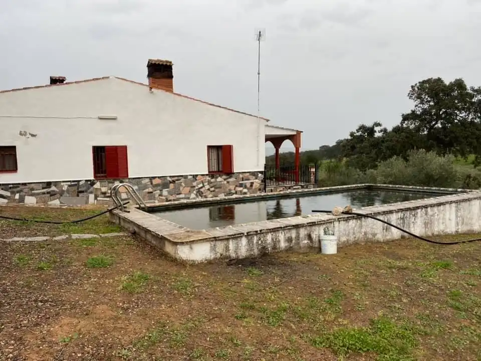 Piscina de Casa o xalet en venda en La Granjuela amb Calefacció, Jardí privat i Traster