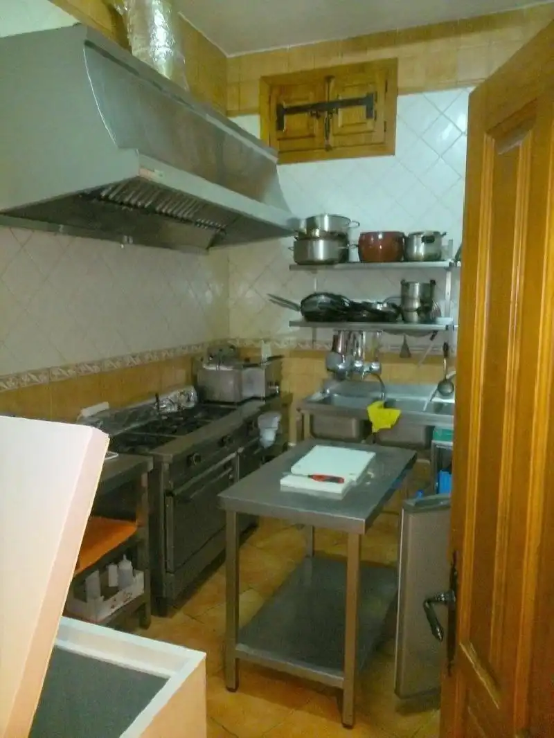 Cocina de Casa o chalet en venta en Garganta la Olla con Aire acondicionado, Calefacción y Jardín privado