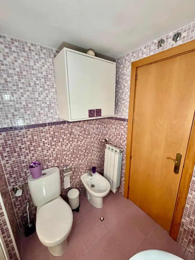 Badezimmer von Wohnung zum Verkauf in Madrid mit Klimaanlage, Heizung und Terrasse