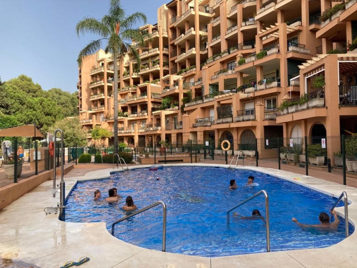 Piscina de Planta baixa de lloguer en Fuengirola amb Aire condicionat, Jardí privat i Terrassa