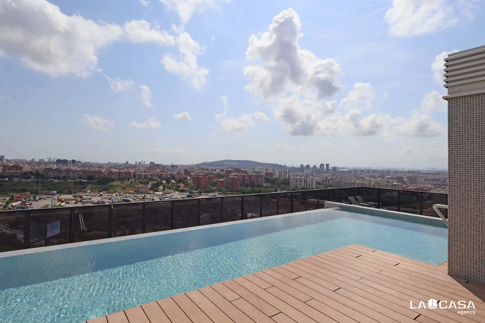 Swimming pool of Flat for sale in L'Hospitalet de Llobregat  with Terrace and Swimming Pool