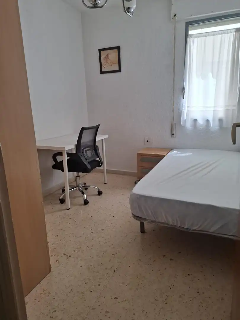 Habitación de Piso de alquiler en Murcia con Terraza y Amueblado