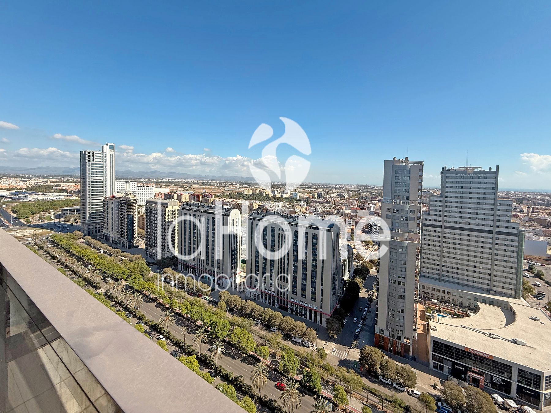 Exterior view of Flat to rent in  Valencia Capital  with Air Conditioner, Heating and Terrace