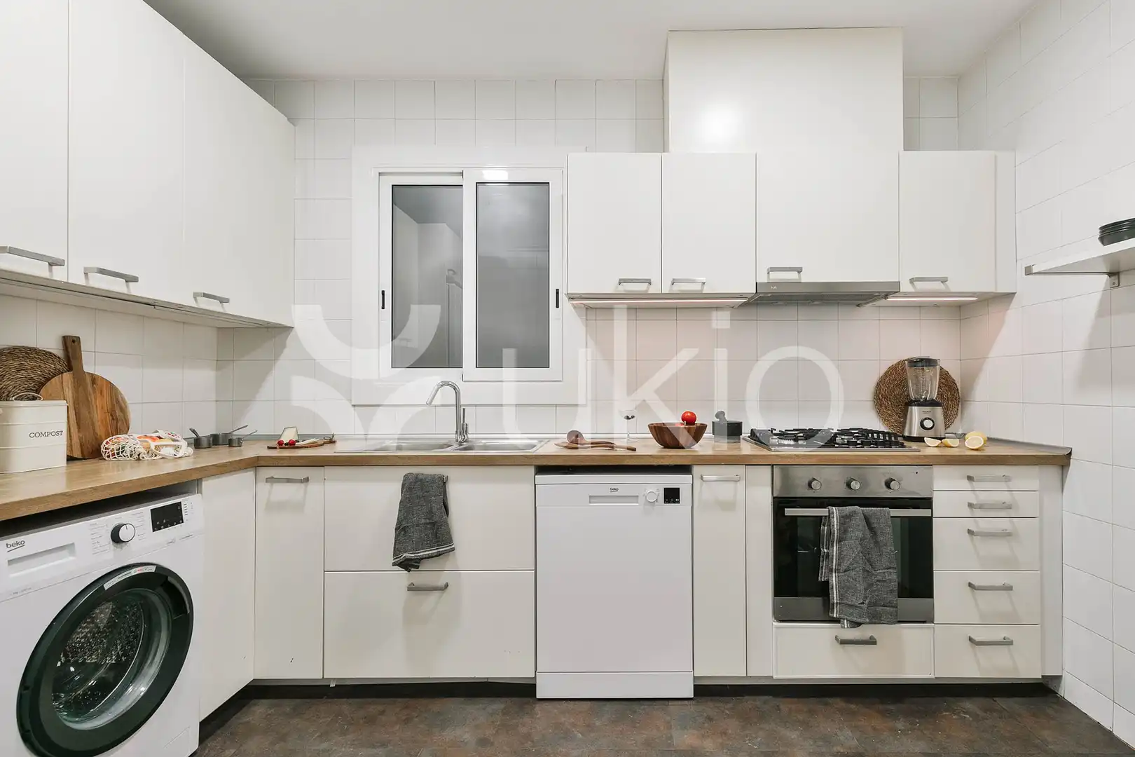 Cocina de Apartamento de alquiler en Barcelona con Calefacción, Terraza y Amueblado