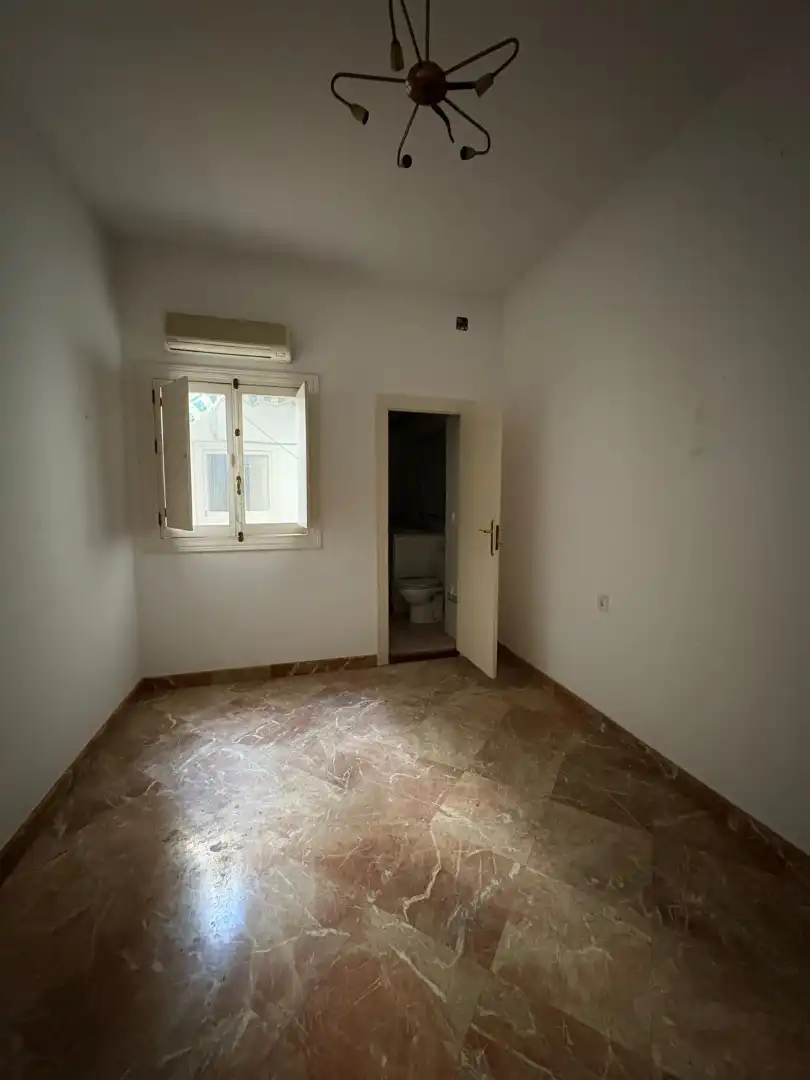 Habitación de Casa adosada en venta en Carmona con Terraza y Balcón