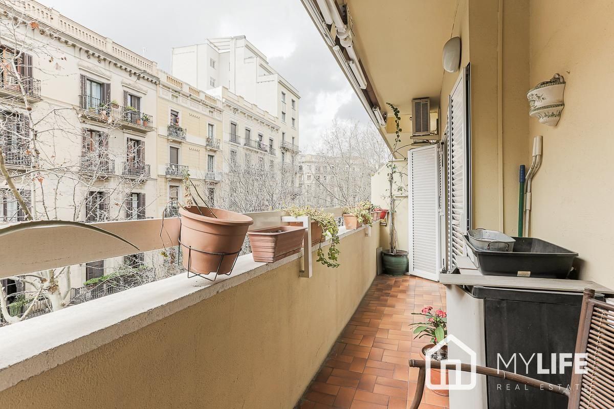 Balcony of Flat for sale in  Barcelona Capital  with Air Conditioner, Heating and Parquet flooring