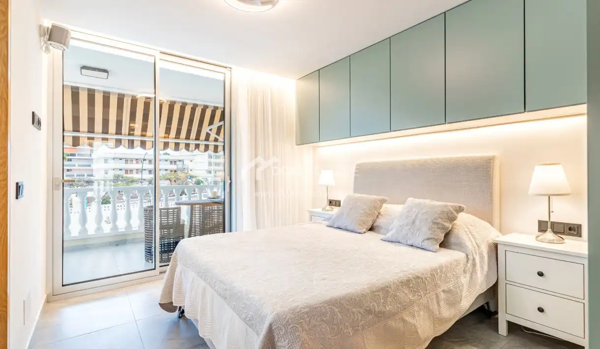 Habitación de Casa o chalet en venta en Arona con Terraza y Piscina
