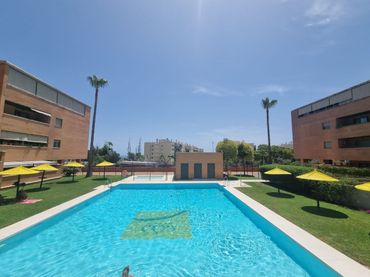 Piso con piscina en venta en JOSÉ MARÍA AMADO ARNICHES 9