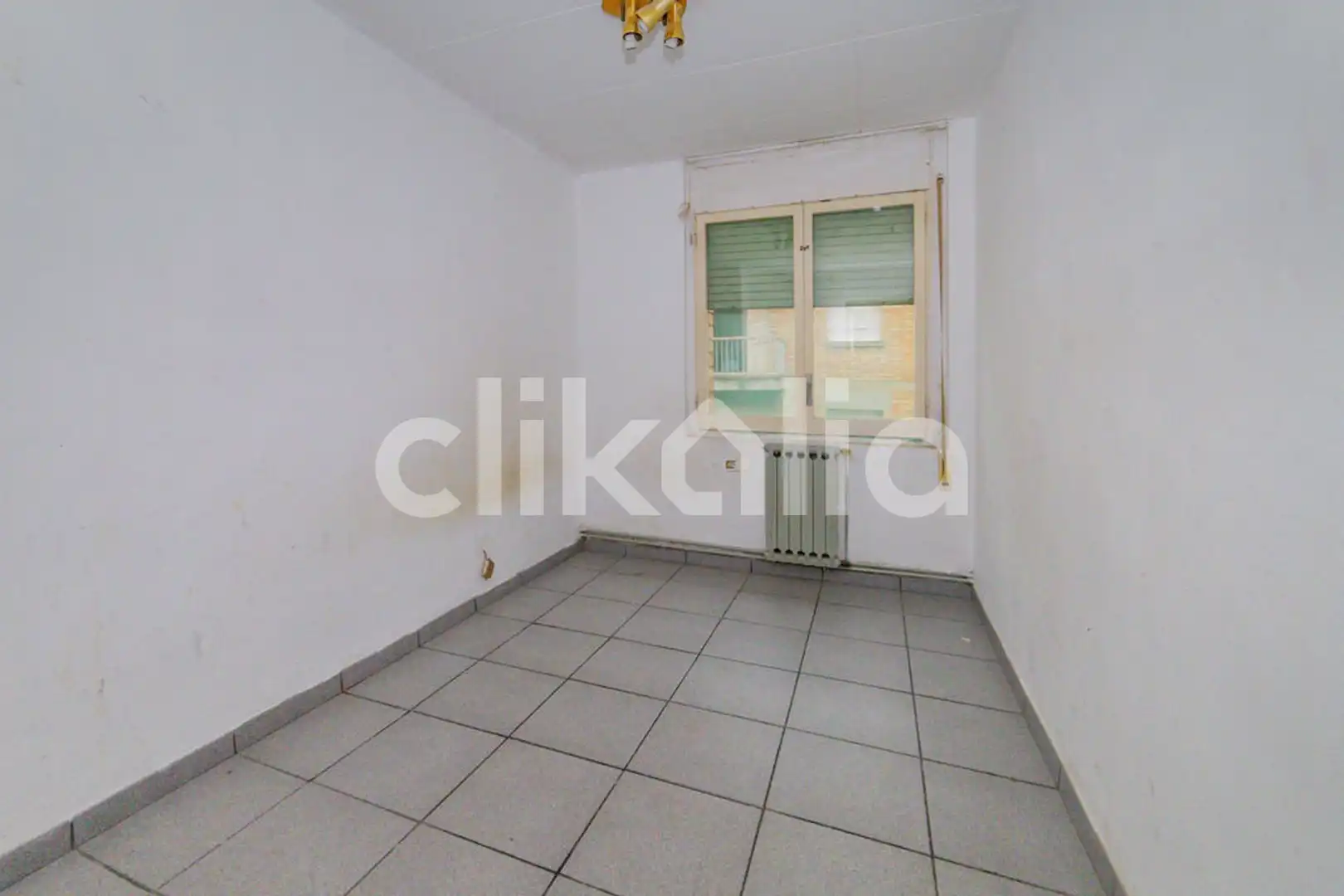 Habitación de Piso en venta en Vic con Calefacción, Terraza y Trastero