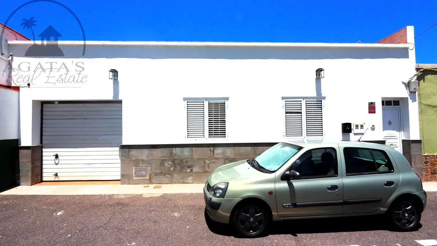 Vista exterior de Casa o xalet en venda en La Guancha amb Jardí privat i Moblat