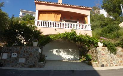 Vista exterior de Casa o xalet en venda en Llançà amb Aire condicionat, Calefacció i Jardí privat