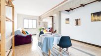 Sala d'estar de Casa adosada en venda en Peligros amb Balcó