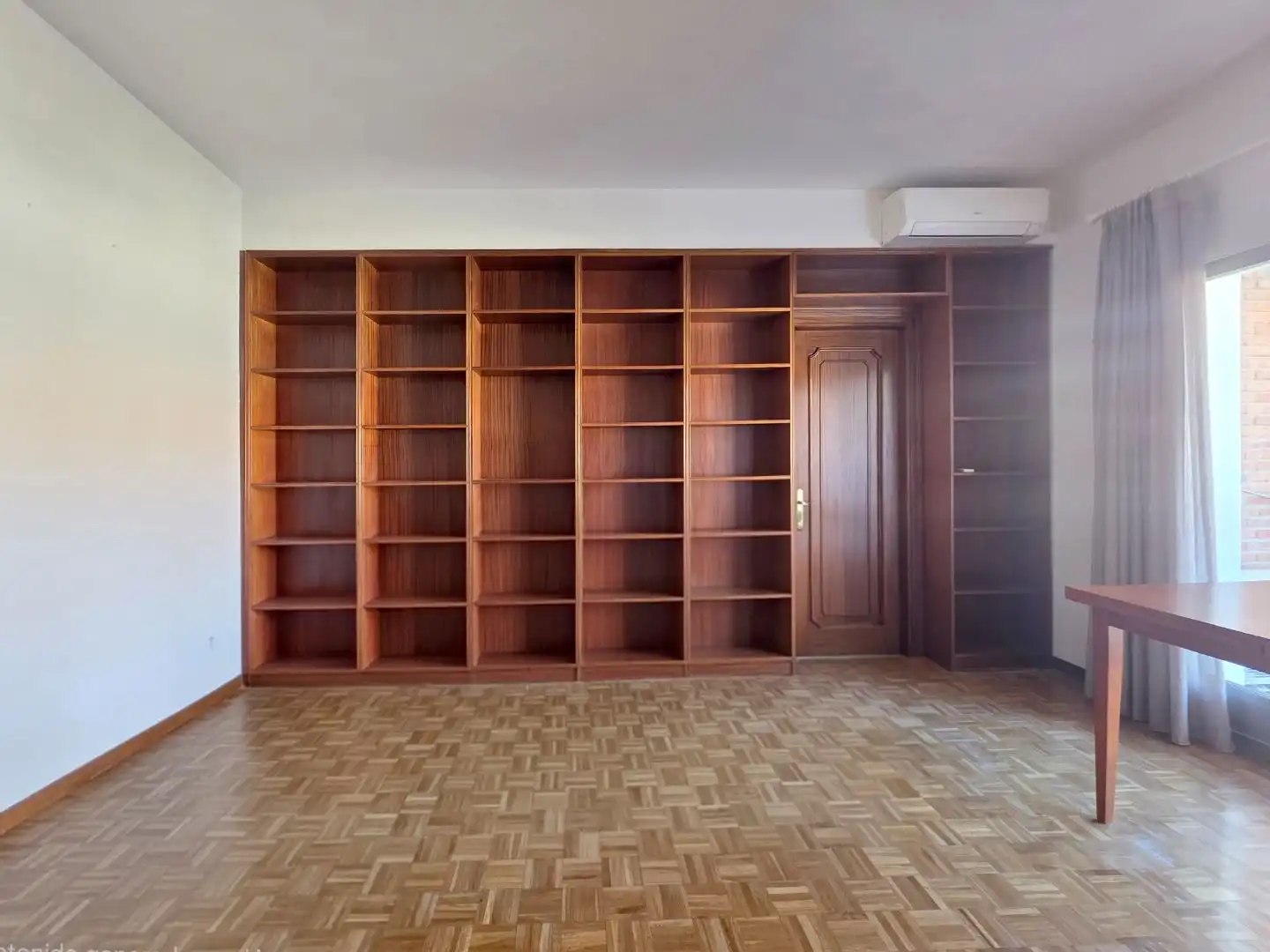 Sala de estar de Piso en venta en  Madrid Capital con Aire acondicionado y Terraza
