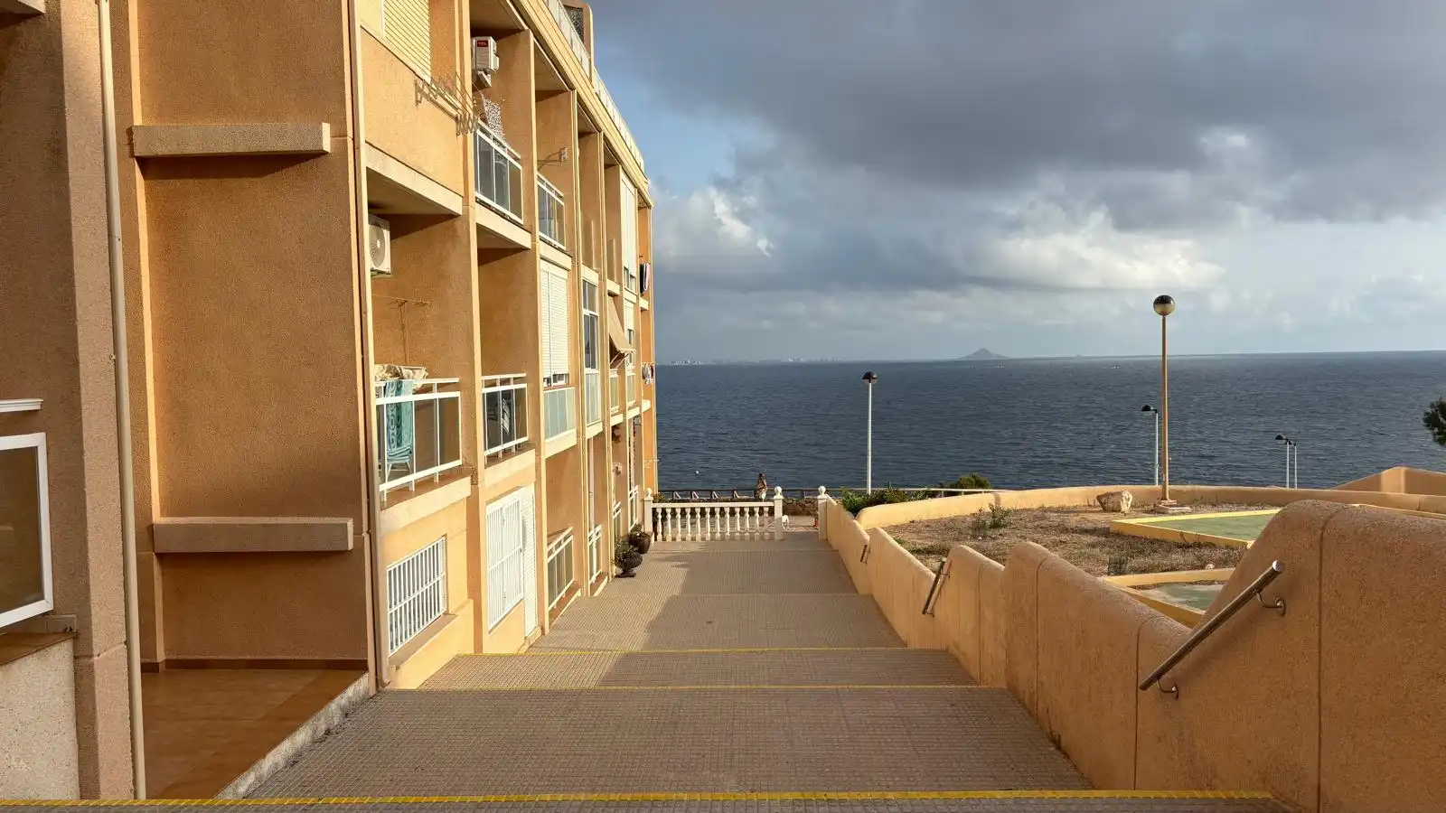 Außenansicht von Wohnungen zum Verkauf in Cartagena mit Klimaanlage, Heizung und Terrasse