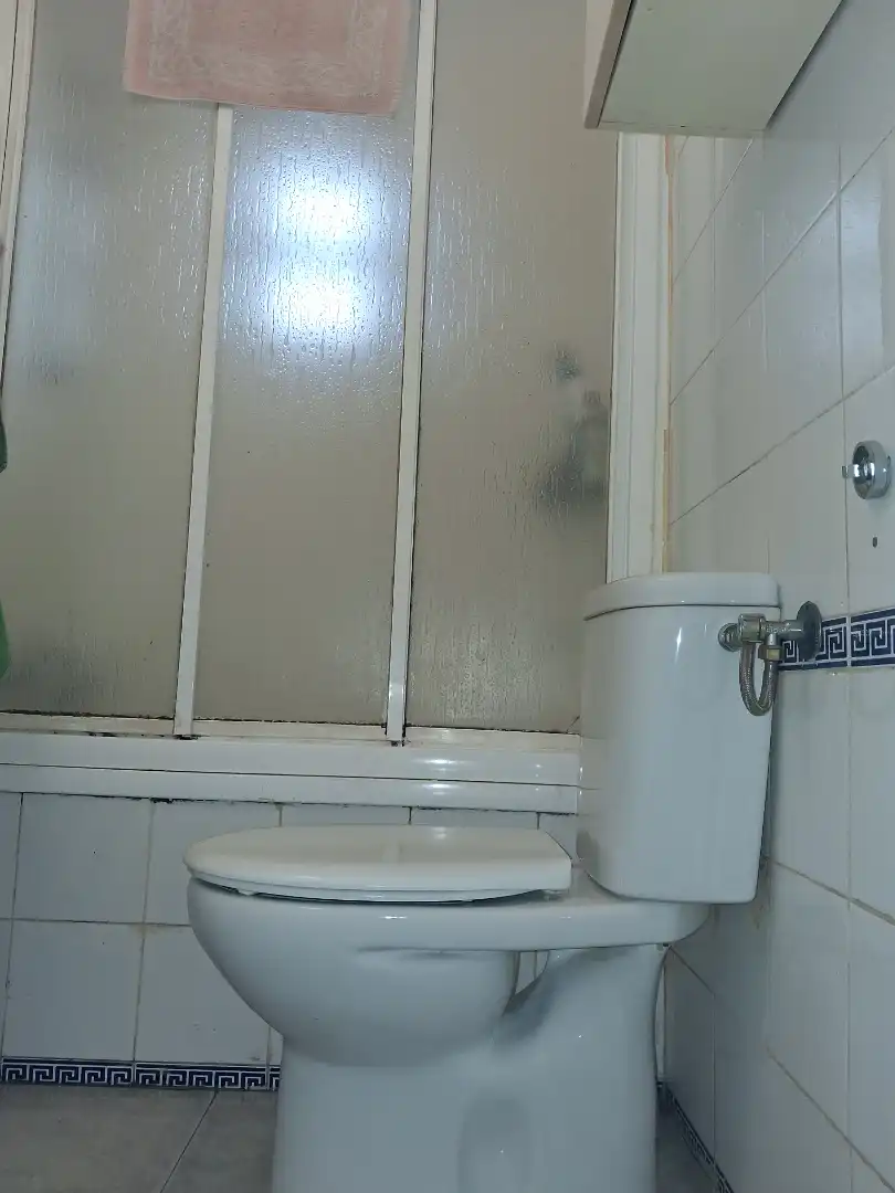 Bathroom of Flat for sale in San Juan de Aznalfarache  with Air Conditioner, Parquet flooring and Balcony