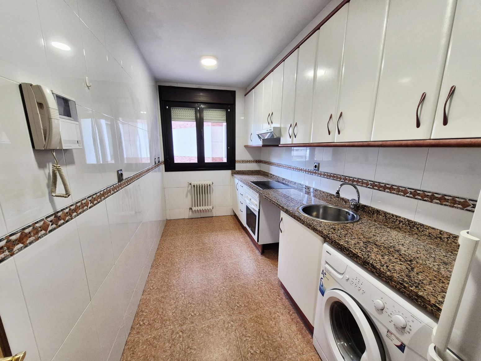 Kitchen of Flat to rent in Avilés  with Heating, Parquet flooring and Storage room