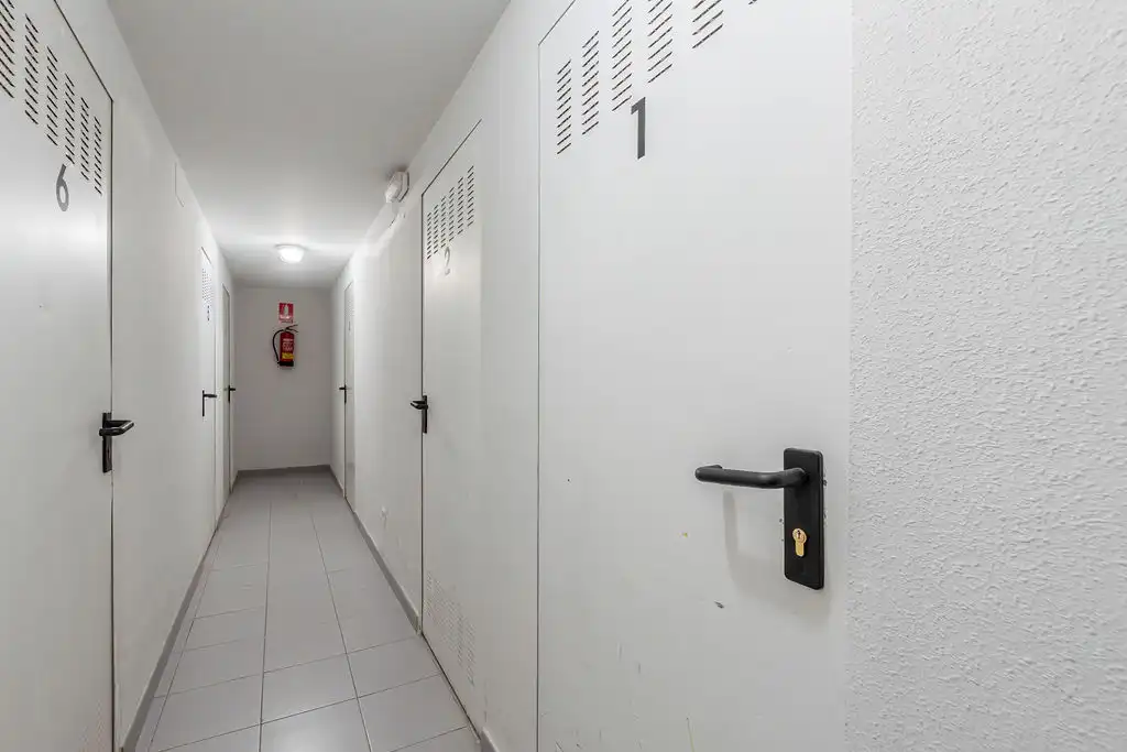 Flat for sale in C/ Plaza de la Estación - Res , Jardín de los Reyes - Parque Real