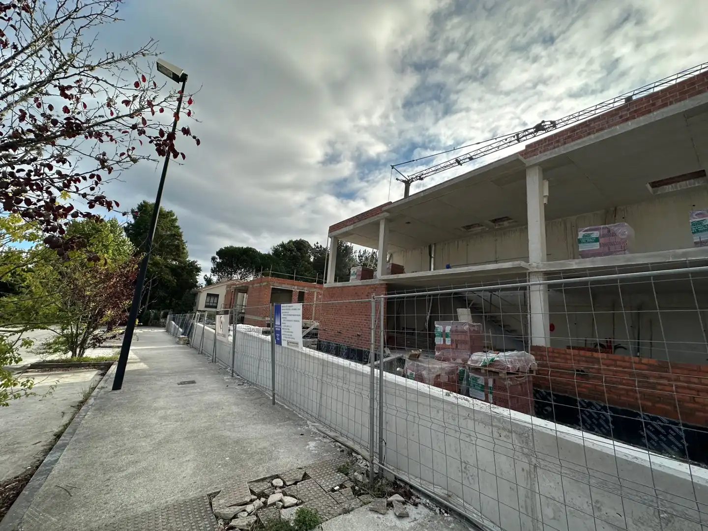 Casa aparellada amb jardí en venda a Parroquias de Santiago, imagen 2