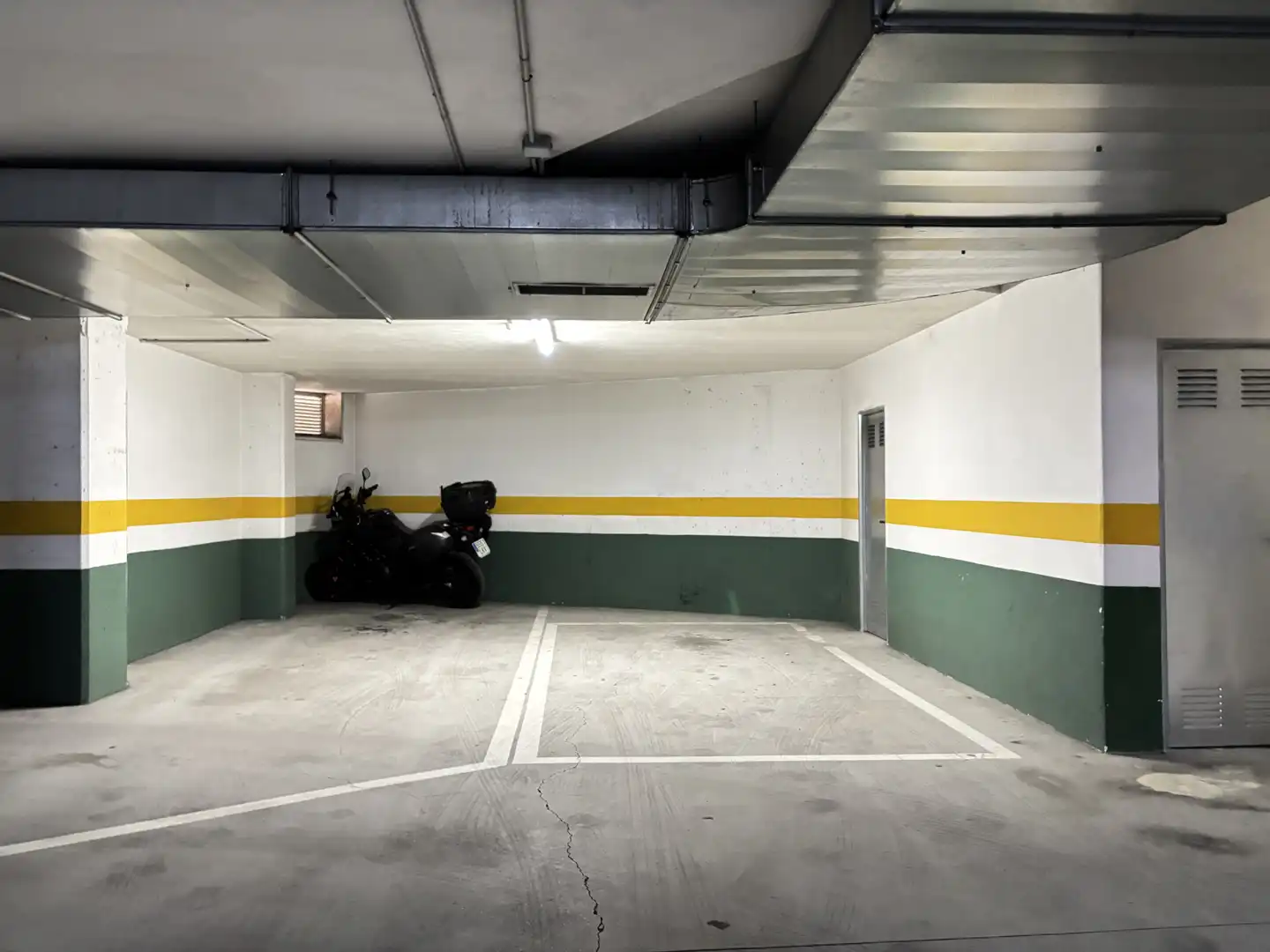 Parking de Apartamento en venta en Ames con Calefacción, Trastero y Amueblado