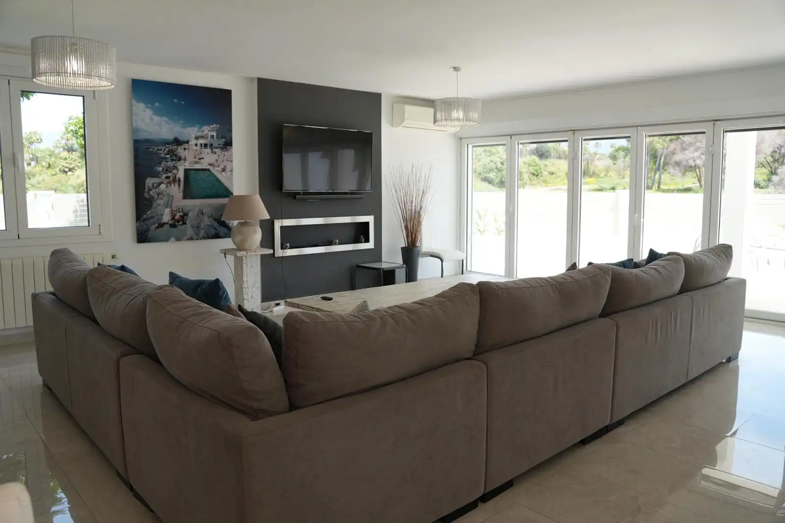 Sala d'estar de Casa o xalet de lloguer en Marbella amb Jardí privat, Terrassa i Piscina