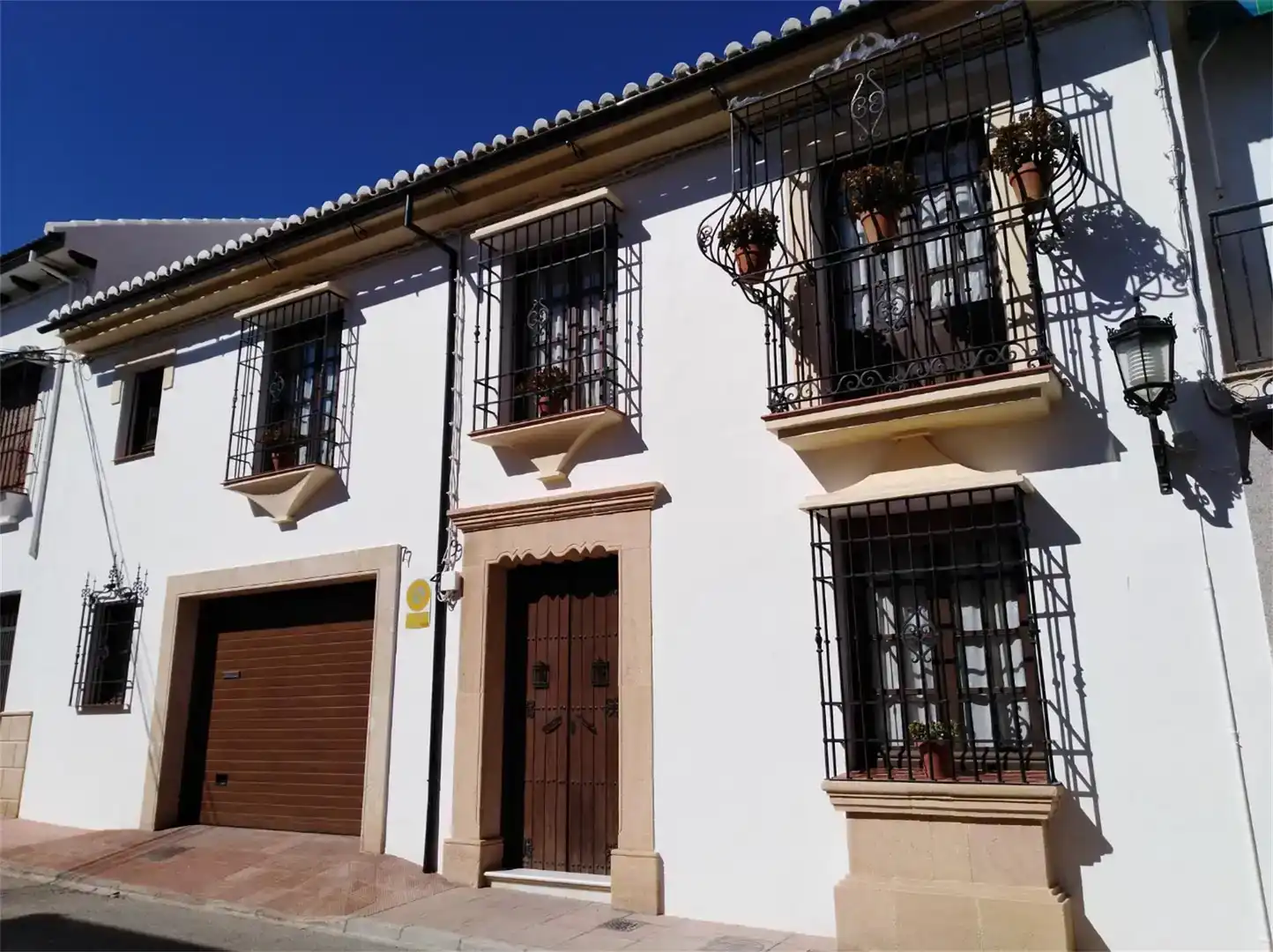 Vista exterior de Casa adosada en venta en Ronda con Aire acondicionado y Balcón