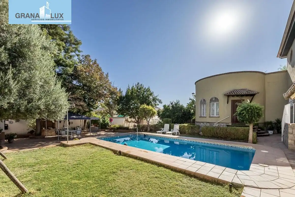 Chalet con piscina en venta en Calle del Arache, imagen 2