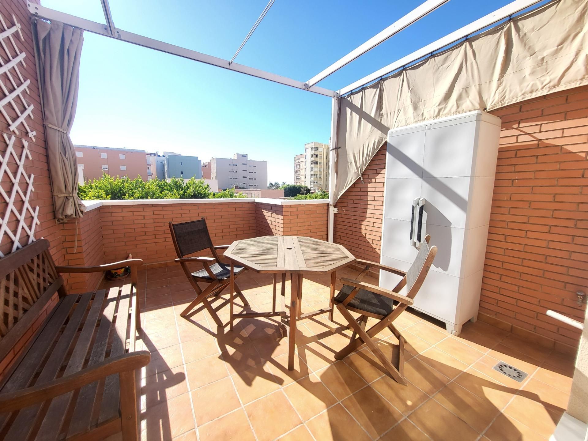 Terrassa de Àtic de lloguer en  Almería Capital amb Aire condicionat i Terrassa