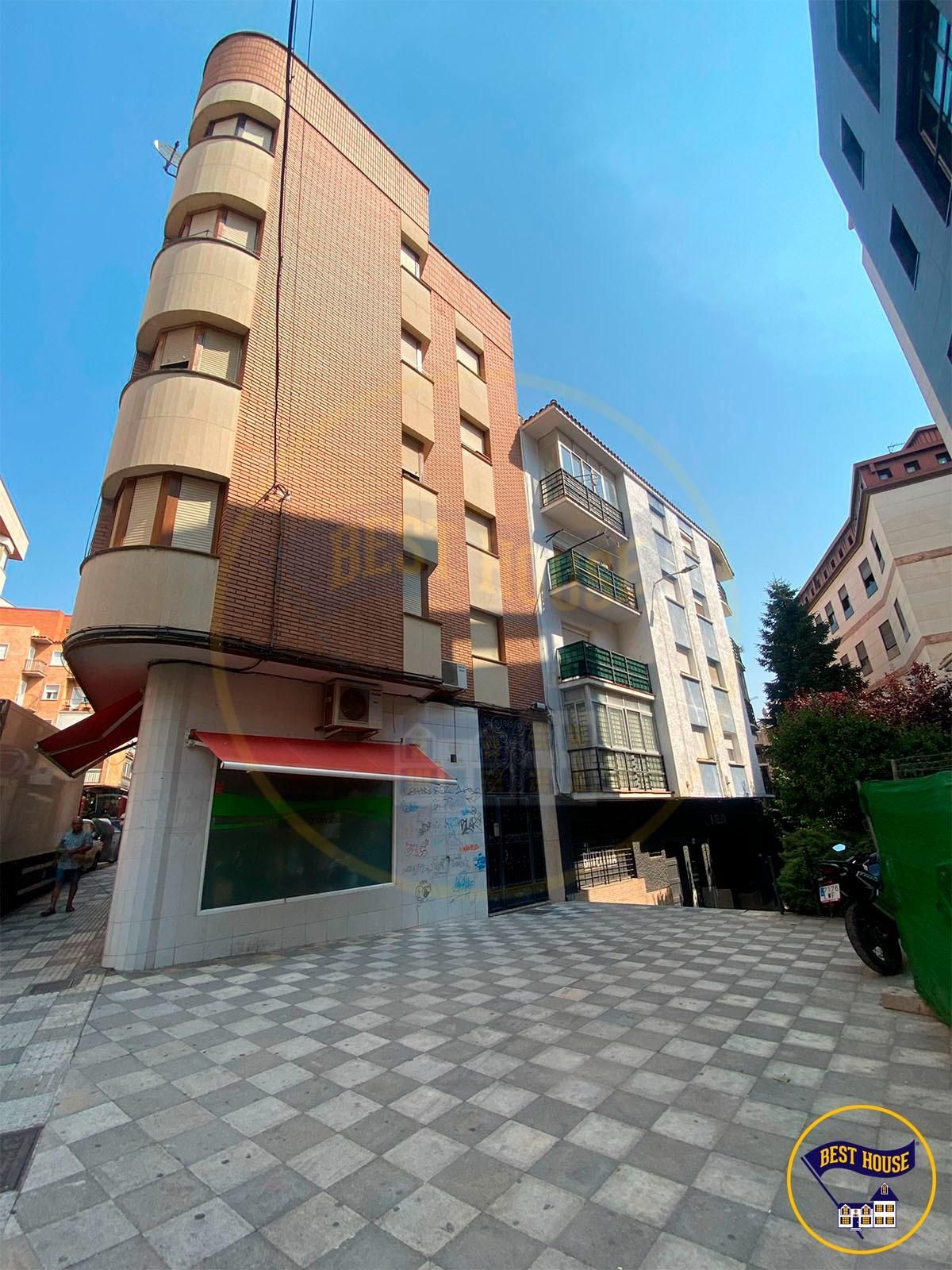 Vista exterior de Pis en venda en Cuenca Capital amb Calefacció i Traster