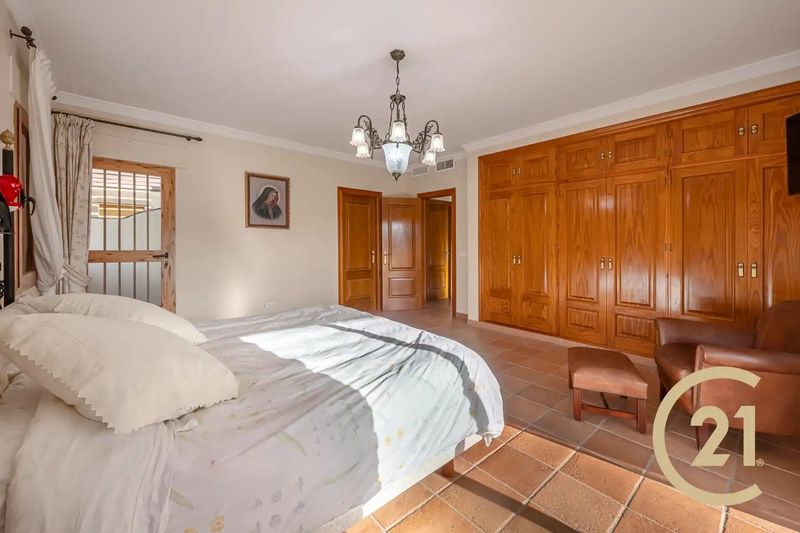 Habitación de Casa adosada en venta en Benahavís con Aire acondicionado, Jardín privado y Terraza