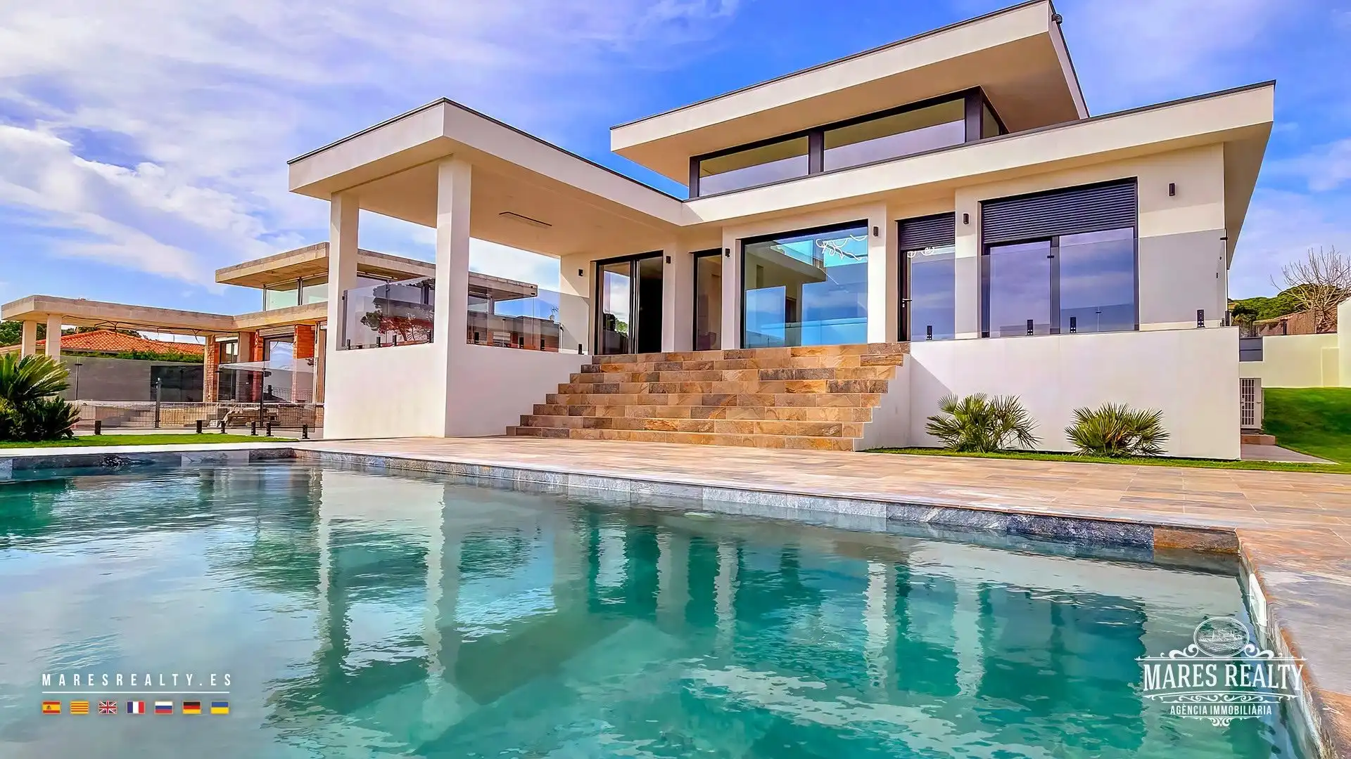 Casa amb piscina en venda a La Goba