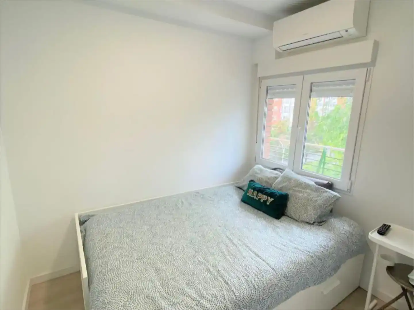Bedroom of Apartments for rent in  Madrid Capital  with Air Conditioner and Balcony