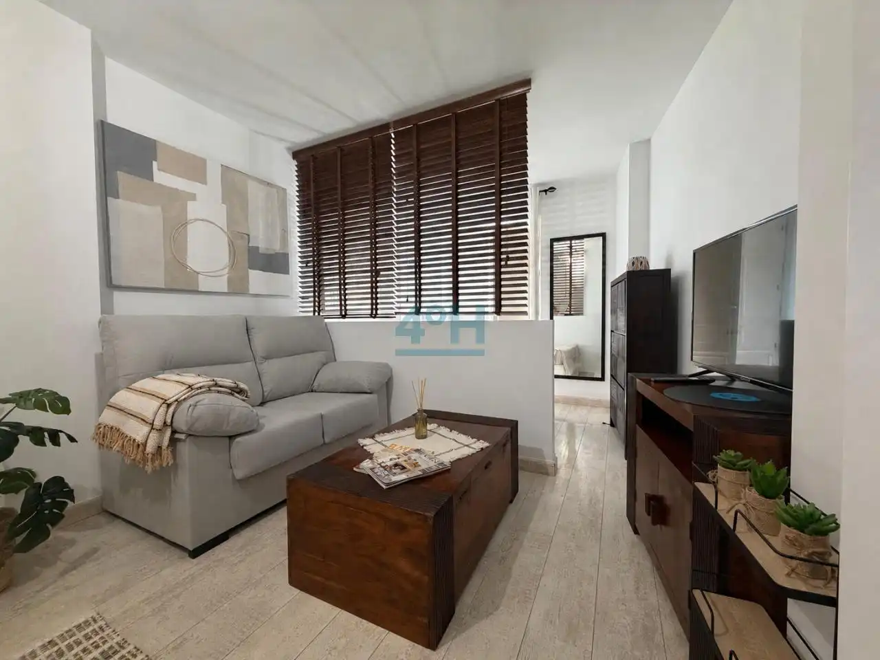 Sala d'estar de Estudi de lloguer en Ourense Capital  amb Calefacció, Parquet i Terrassa
