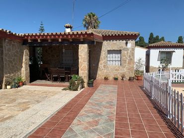 Villa con piscina in affitto a Núcleo urbano