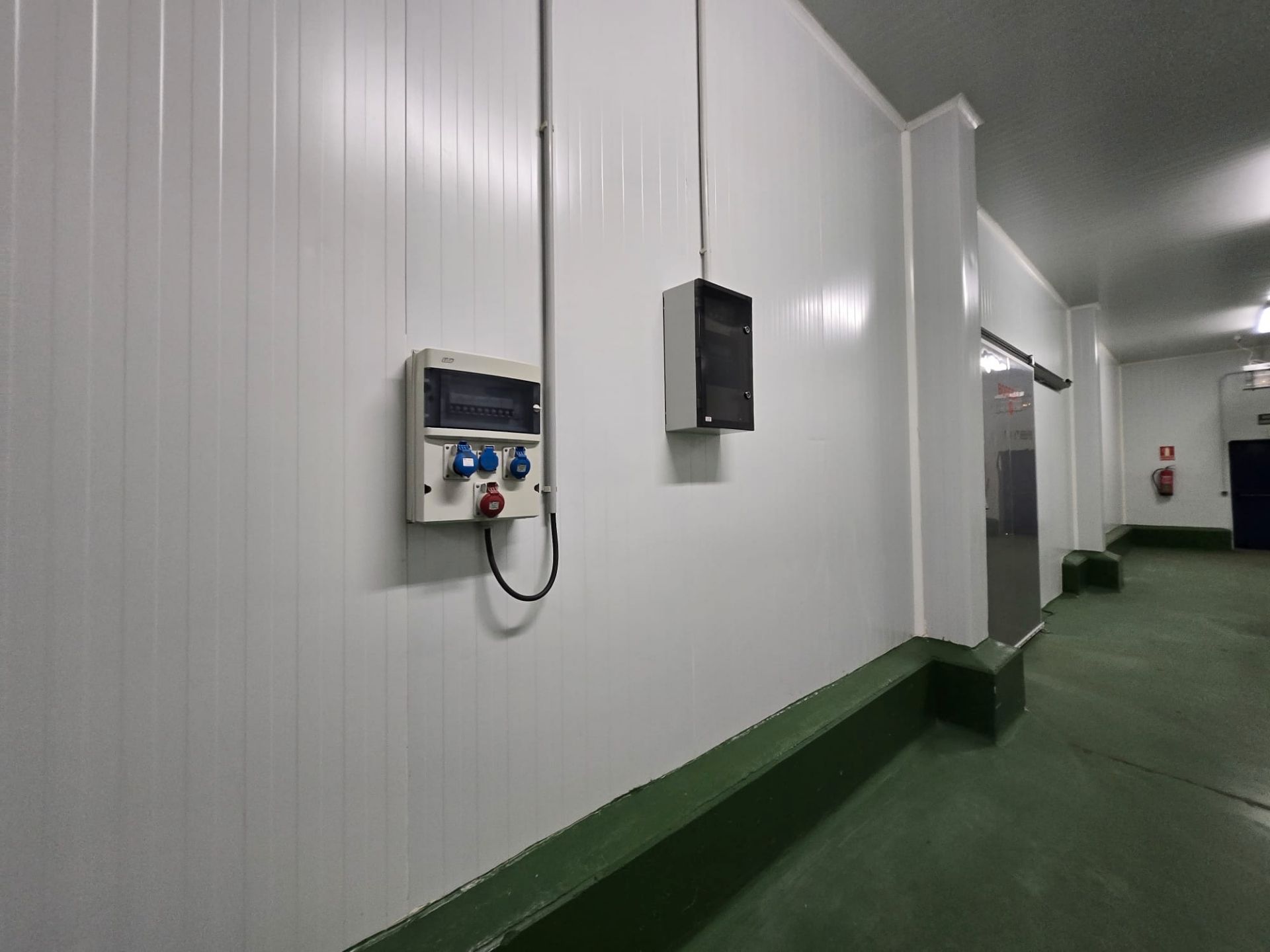 Fabrikhallen zum Verkauf in  Teruel Capital mit Heizung und Alarm